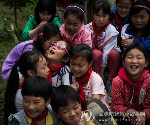 11歲微笑妹妹陳禮燕照顧病重父撐起一個家-平凡人不平凡的故事_平凡人感人小故事